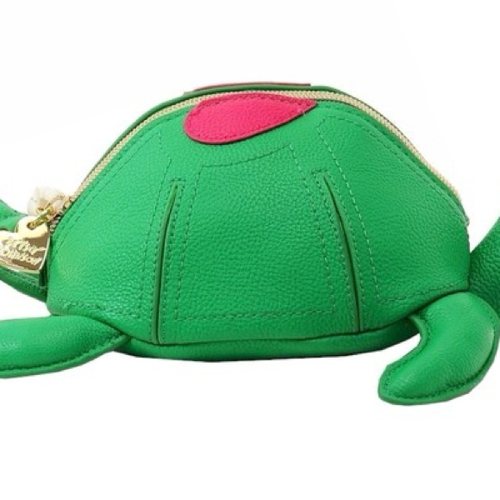 Betsey Johnson "Turtley Awesome" green faux pebbled leather turtle wristlet - Picture 2 of 6
